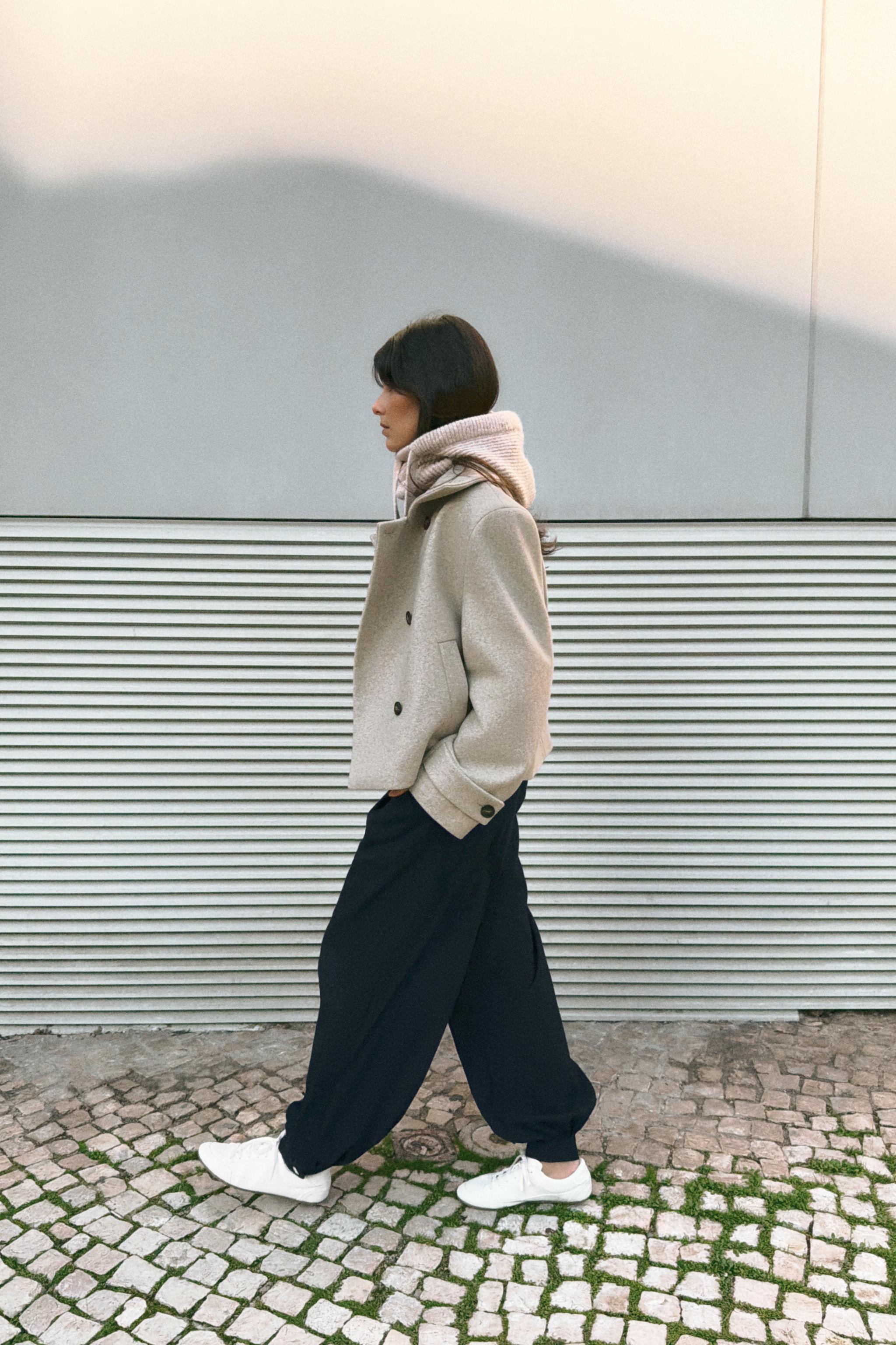 SHORT HIGH NECK COAT